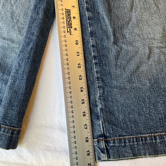 Guess Jeans Women Denim Shorts size 31 Blue Straight Leg Mid Rise Knee Length - Picture 5 of 10